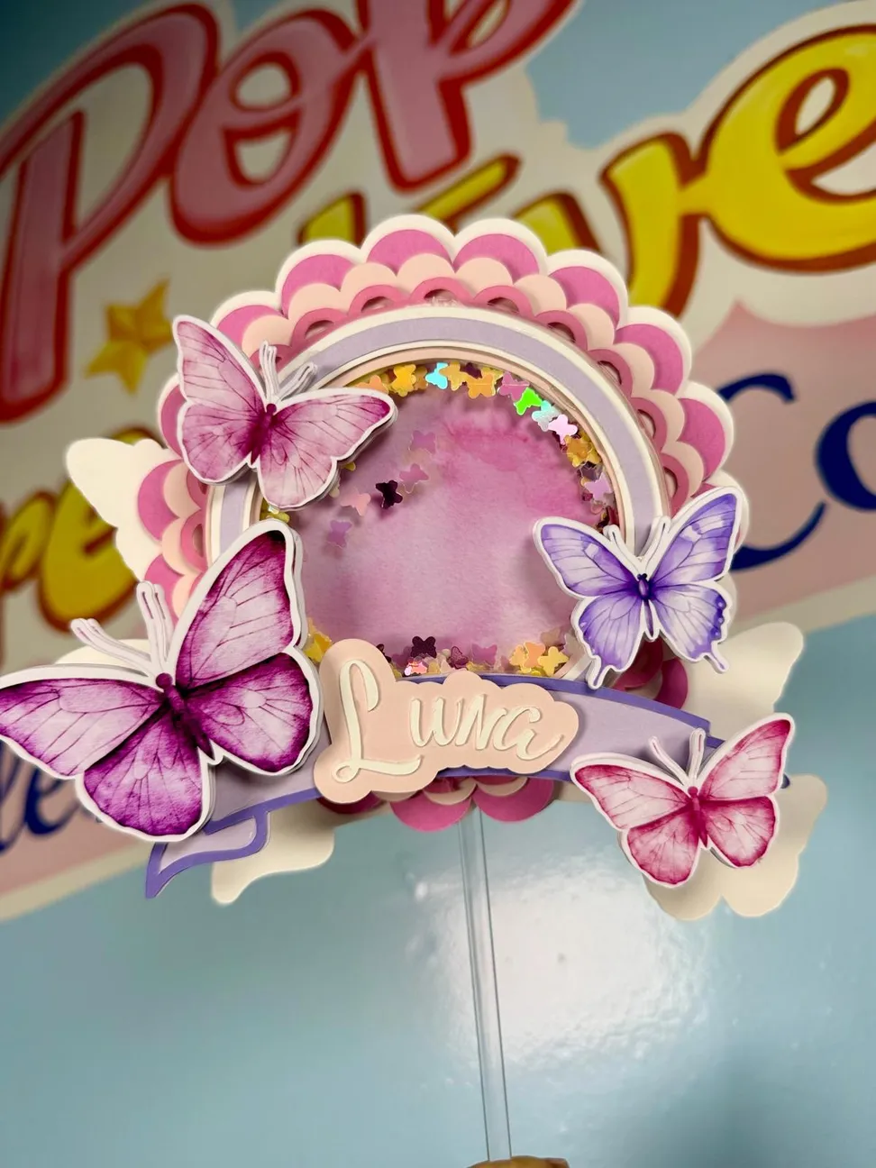 Topper personalizado con mariposas realizado por POP